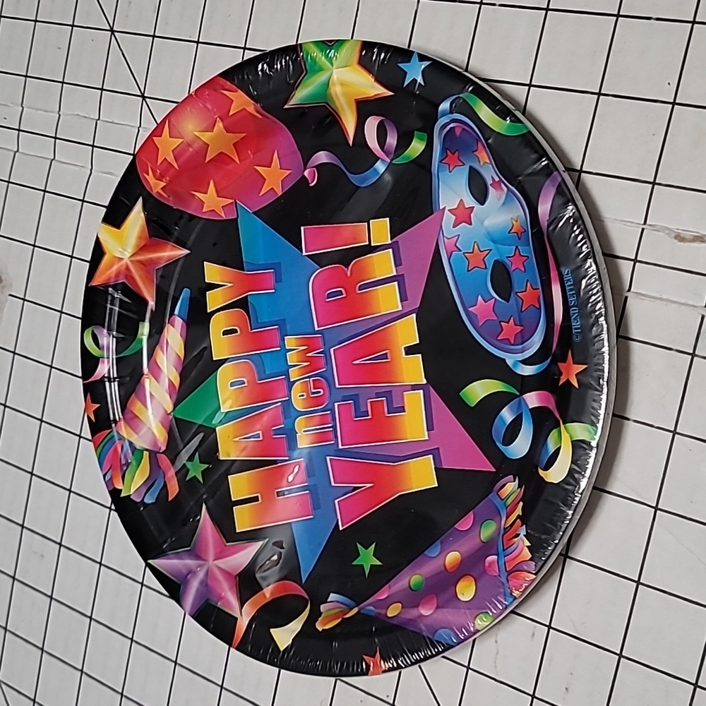 Happy New Year, Paper Plates 65390 by Trend Setters‎  NIP 10 CT- 9" plates